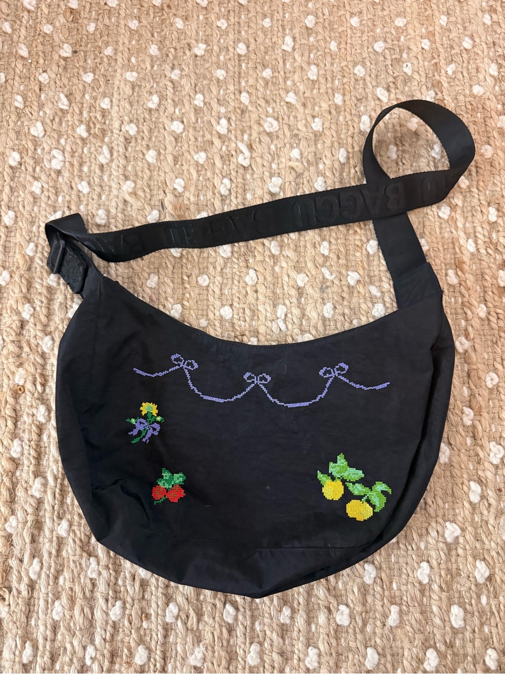 BAGGU Medium Nylon Crescent Bag – Cross Stitch / Bows Embroidery
